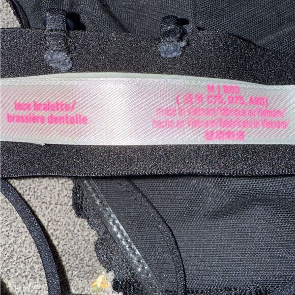 PINK Victoria secret Black Lace Bralette with Logo Detail size Medium - Picture 6 of 7